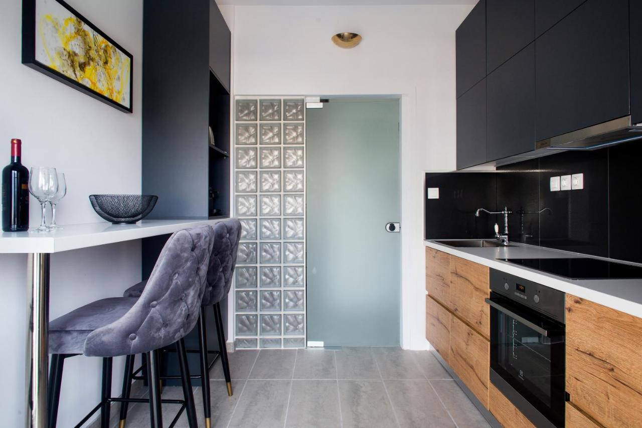 Athenalux Apartment Modern Bright Exterior photo